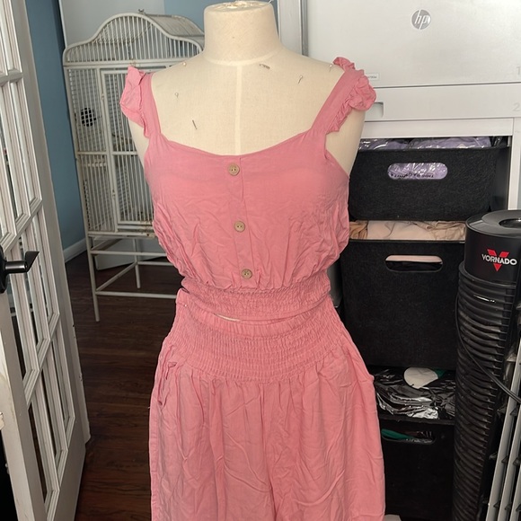 This Set of pants and top - Picture 2 of 3